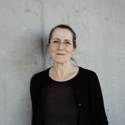 Porträt von Ute Heuer